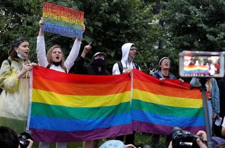 En este momento estás viendo El Tribunal Supremo de Rusia prohibió el movimiento LGBT: “Es una organización extremista”