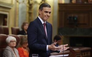 Lee más sobre el artículo Pedro Sánchez consiguió la reelección en España