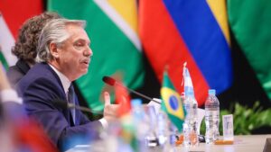 Lee más sobre el artículo Alberto Fernández va a la Cumbre del Mercosur en Río de Janeiro en el cierre de su mandato