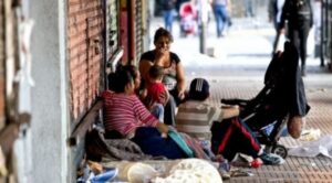 Lee más sobre el artículo La pobreza trepó al 44,7% en el país y ya afecta a 17,5 millones de personas
