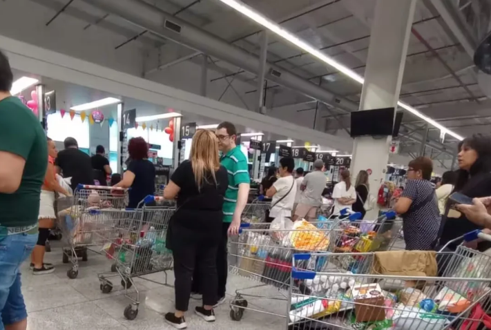 En este momento estás viendo Un grupo de supermercados dice que bajará los precios