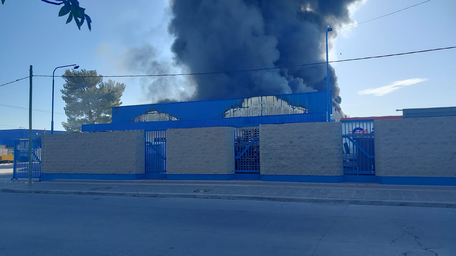 En este momento estás viendo Neuquén: importante incendio en una empresa de transporte