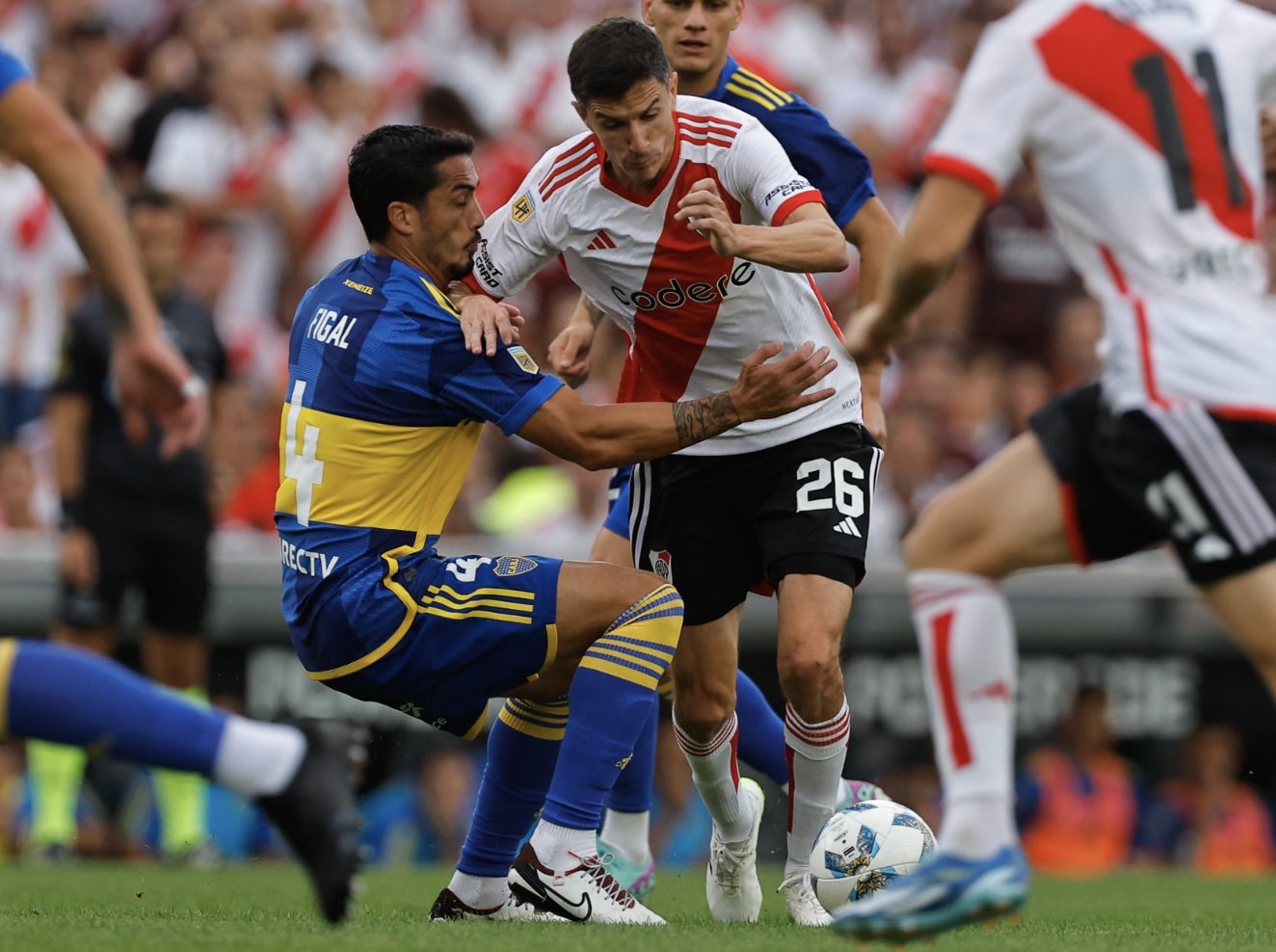 En este momento estás viendo El superclásico no tuvo dueño: River y Boca igualaron 1-1 en «El Monumental»