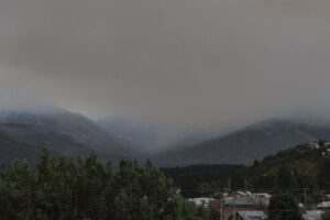 Lee más sobre el artículo Bariloche amaneció con humo de un incendio
