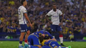 Lee más sobre el artículo En un partidazo, Boca se lo dio vuelta a San Lorenzo y no se baja de la pelea