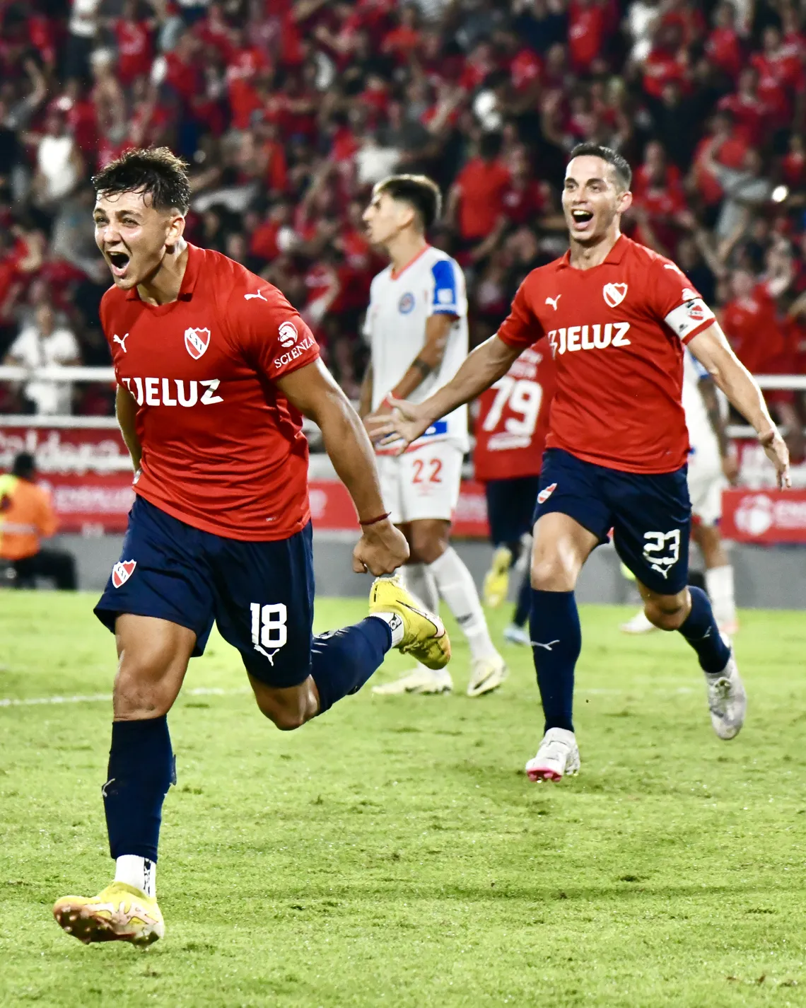 En este momento estás viendo Independiente derrotó a Argentinos y recuperó la sonrisa