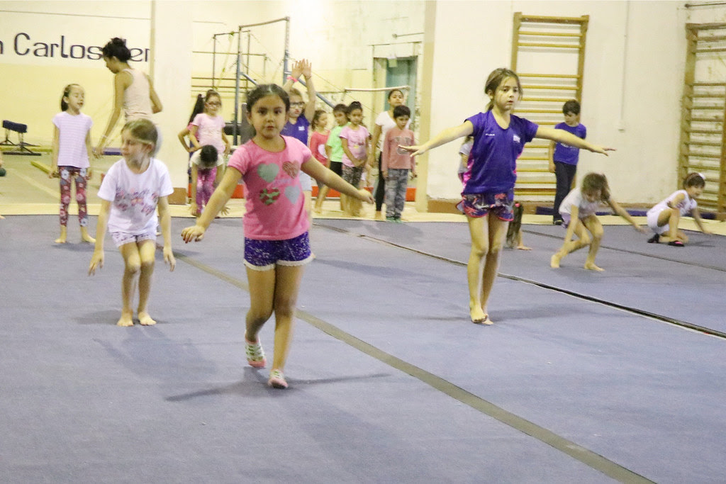 Lee más sobre el artículo Se suman actividades deportivas para niños y niñas en el Gimnasio Número 1