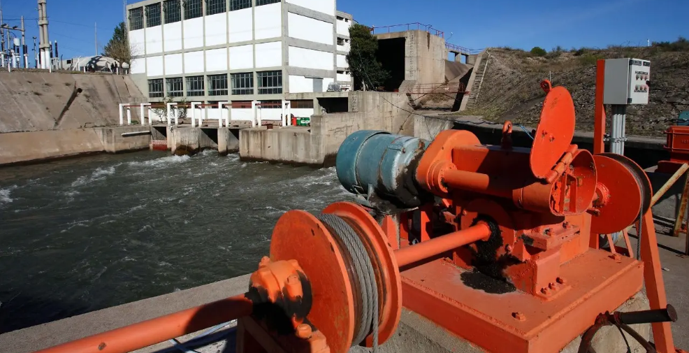 En este momento estás viendo Weretilneck se planta con hidroeléctricas y pide manejo compartido a Nación