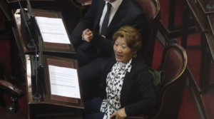 Lee más sobre el artículo Senadora libertaria contrata a toda su familia en el Senado