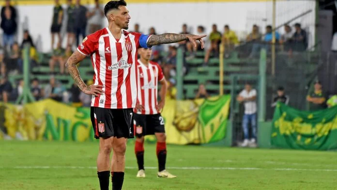 En este momento estás viendo Estudiantes de La Plata recibirá al líder The Strongest por la Copa Libertadores