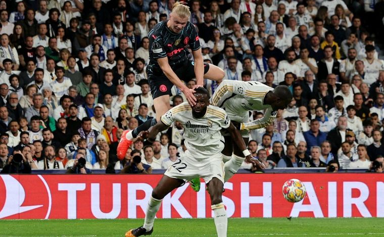 Lee más sobre el artículo Madrid-City y Arsenal-Bayern empataron en la ida de cuartos de la Champions League