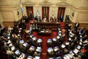 Lee más sobre el artículo El Senado debatirá la suba de las jubilaciones y el congelamiento de las dietas hasta diciembre