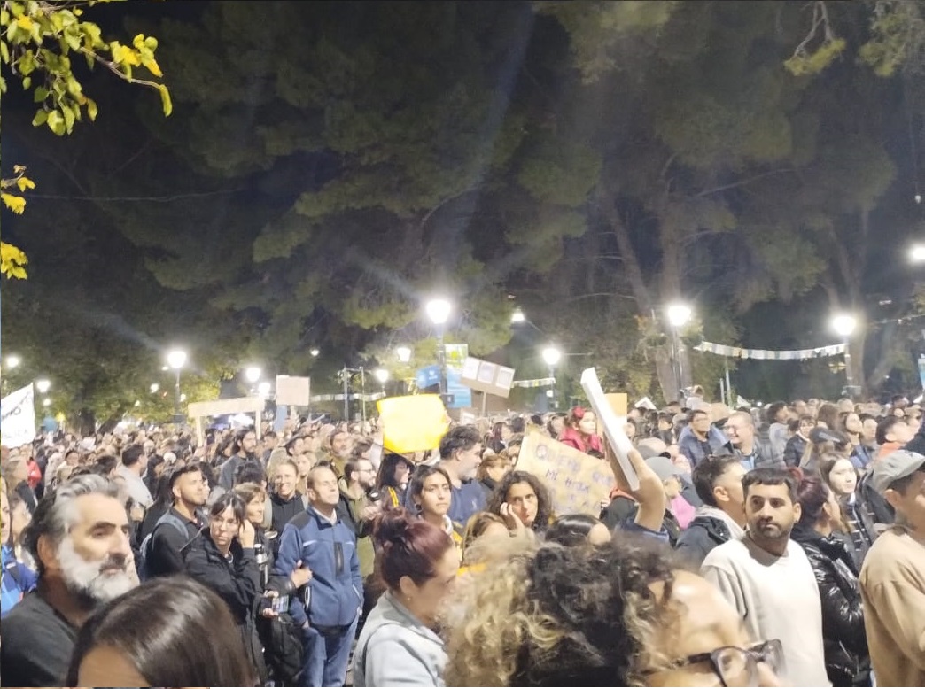 Lee más sobre el artículo La marcha por la defensa de la universidad pública reunió a miles de personas en la región