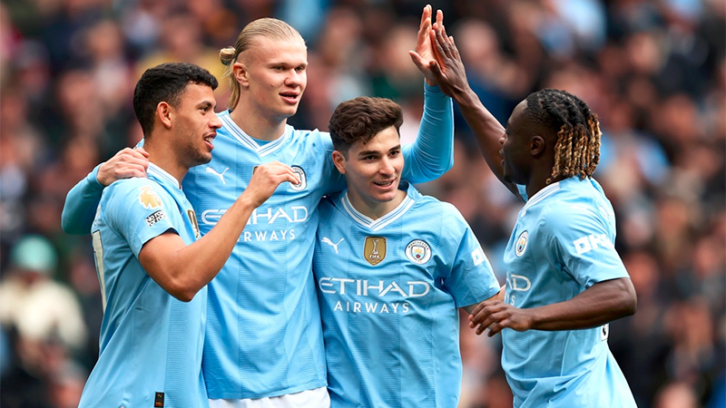 En este momento estás viendo Manchester City – Tottenham juegan el partido pendiente que puede definir la Premier