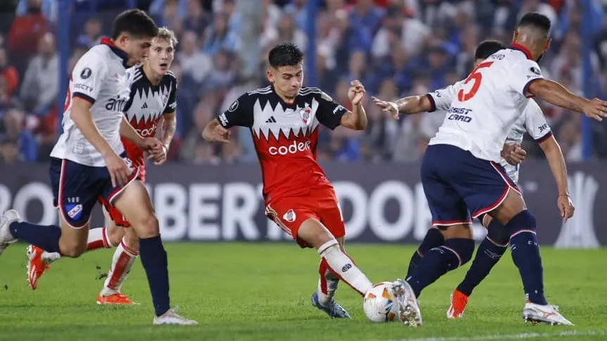 En este momento estás viendo River pone primera y enfrenta a Central Córdoba en el Monumental