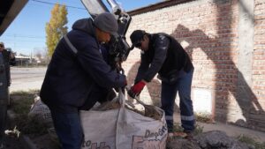 Lee más sobre el artículo Comenzó la campaña de retiro de bolsones de la vía pública