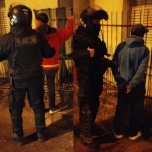 Lee más sobre el artículo Detienen a dos hombres robando ruedas en Cipolletti