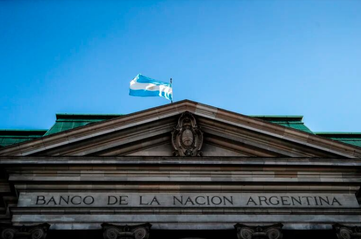 En este momento estás viendo La Justicia suspendió el decreto de Milei que transforma el Banco Nación en Sociedad Anónima