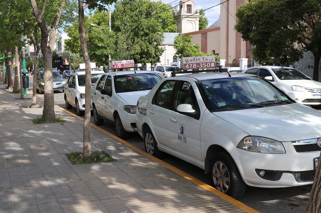 En este momento estás viendo A partir del lunes será más caro tomar un taxi en Cipolletti