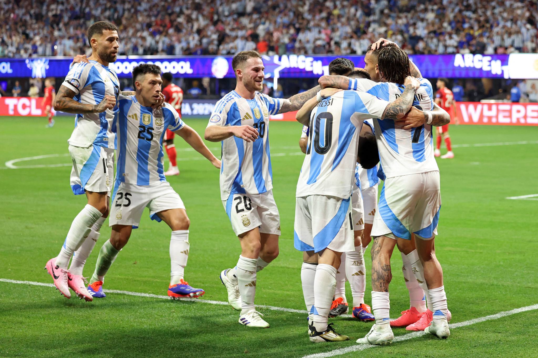 En este momento estás viendo Con la vuelta de Messi y la inclusión de Lisandro Martínez, Scaloni dio la lista de Argentina