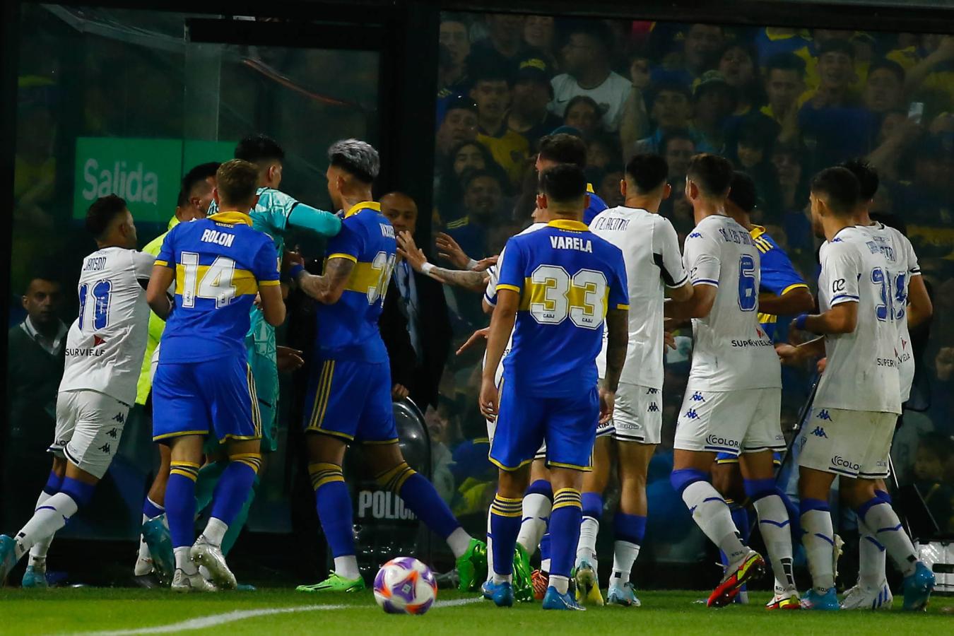 En este momento estás viendo Boca recibe a Vélez en la Bombonera