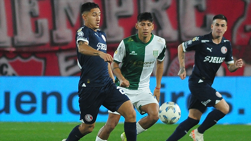 En este momento estás viendo Independiente le ganó 2 a 1 a Banfield en la previa de la llegada de Vaccari