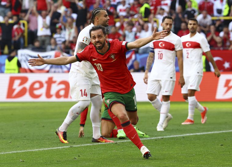 En este momento estás viendo Portugal goleó a Turquía y avanzó a octavos de final en la Eurocopa