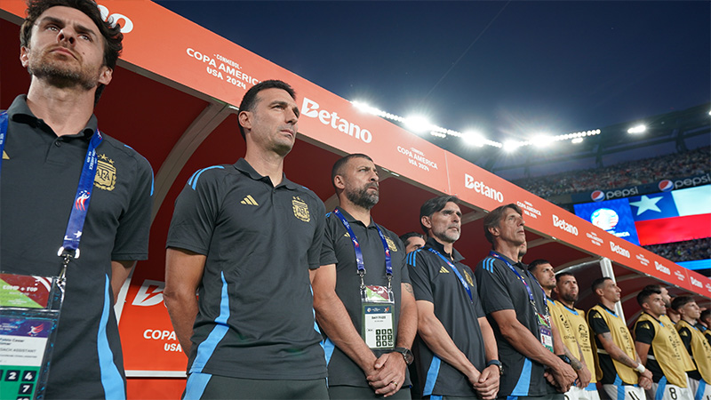 En este momento estás viendo Selección Argentina: Scaloni planifica el equipo titular ante Perú con varios cambios