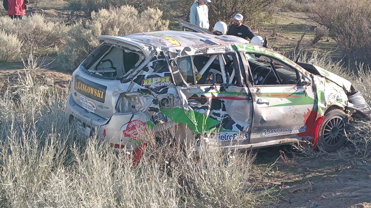 En este momento estás viendo Una espectadora murió durante un vuelco en el Rally aniversario de Huergo