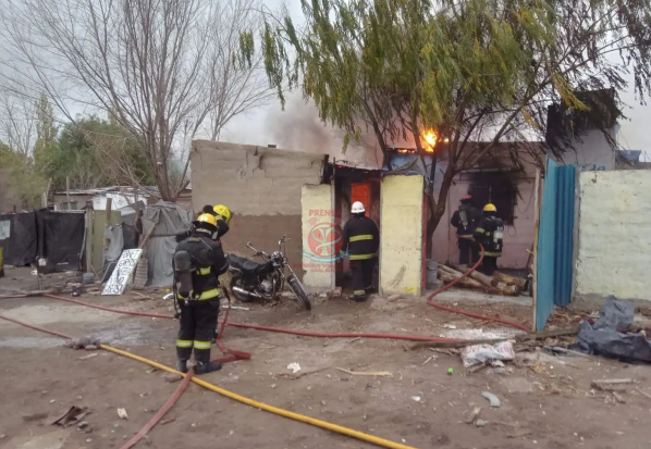 En este momento estás viendo Tragedia: tres niños pierden la vida en un incendio en General Roca