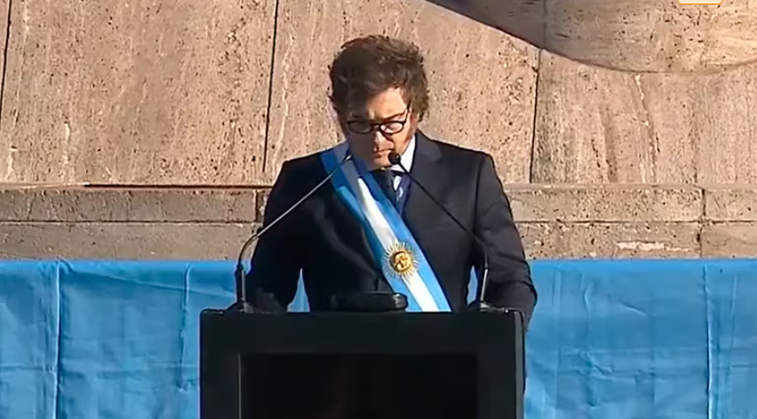 Lee más sobre el artículo Milei convocó a ex presidentes, gobernadores, integrantes de la Corte, empresarios y gremialistas a firmar el Pacto de Mayo el 9 de Julio