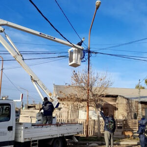 Lee más sobre el artículo Familias del barrio Nueva Esperanza ya cuentan con la instalación eléctrica