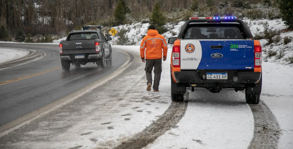 Lee más sobre el artículo Provincia refuerza medidas por las intensas nevadas del fin de semana largo