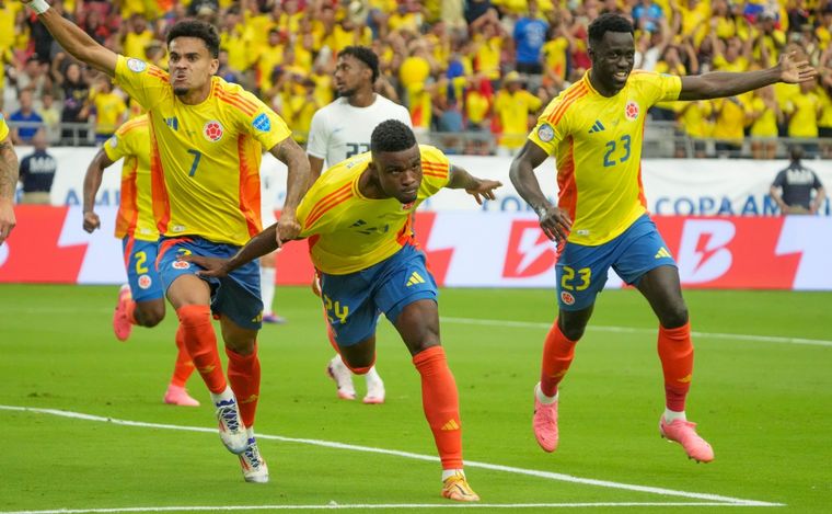 En este momento estás viendo Colombia goleó 5-0 a Panamá y avanzó a semis