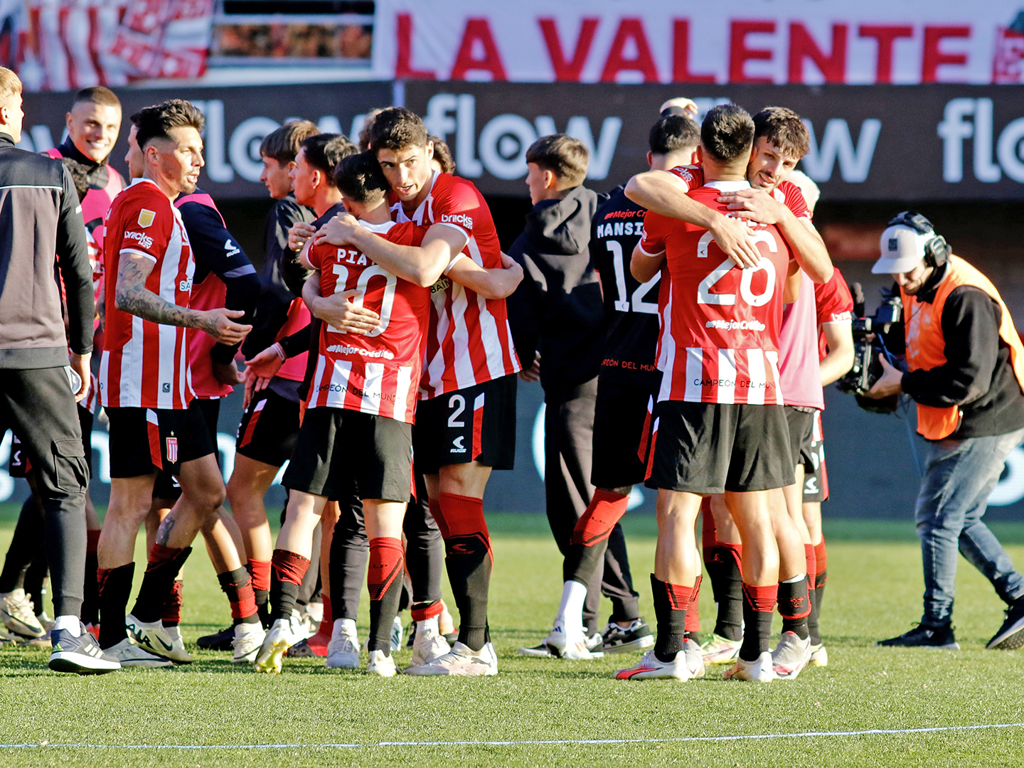 En este momento estás viendo Estudiantes goleó a Gimnasia y volvió a adueñarse del clásico de La Plata