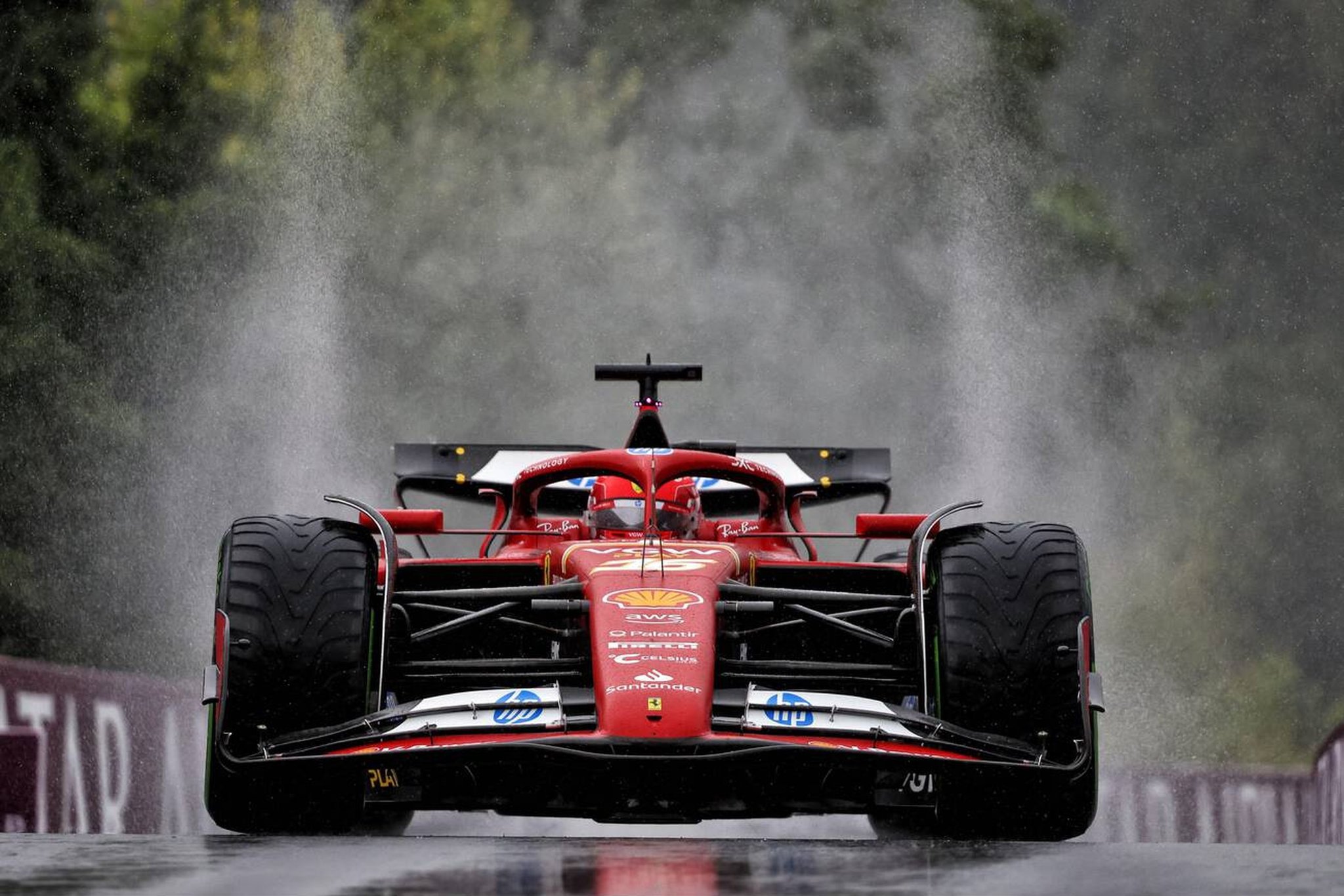 En este momento estás viendo Fórmula 1: con Verstappen sancionado, Leclerc largará primero en el GP de Belgica