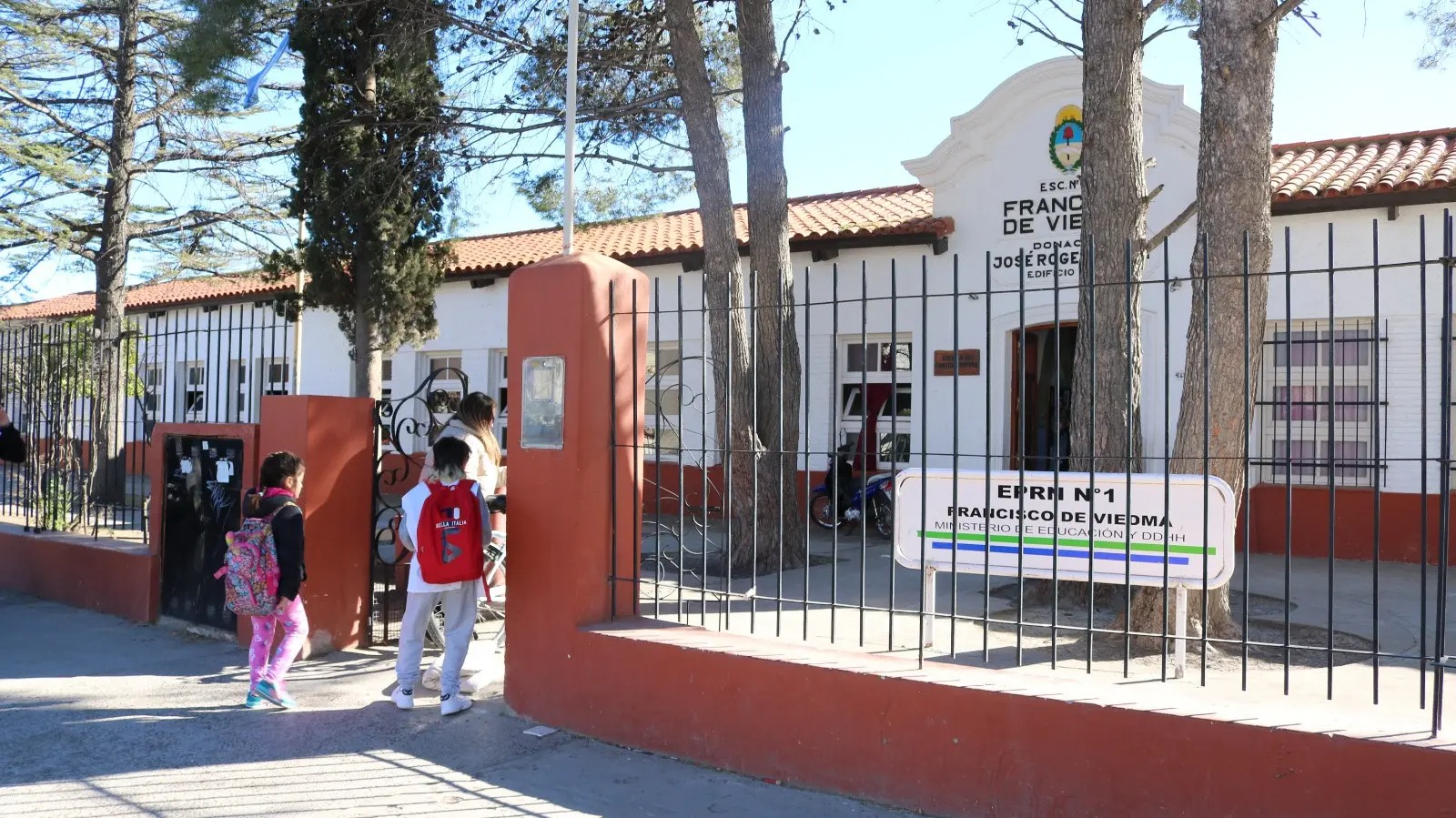 En este momento estás viendo La ministra Campos destacó el normal inicio de clases en la provincia