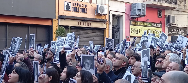 Lee más sobre el artículo Familiares de víctimas de la AMIA contra el Gobierno: «Basta de impunidad, no nos callamos más»