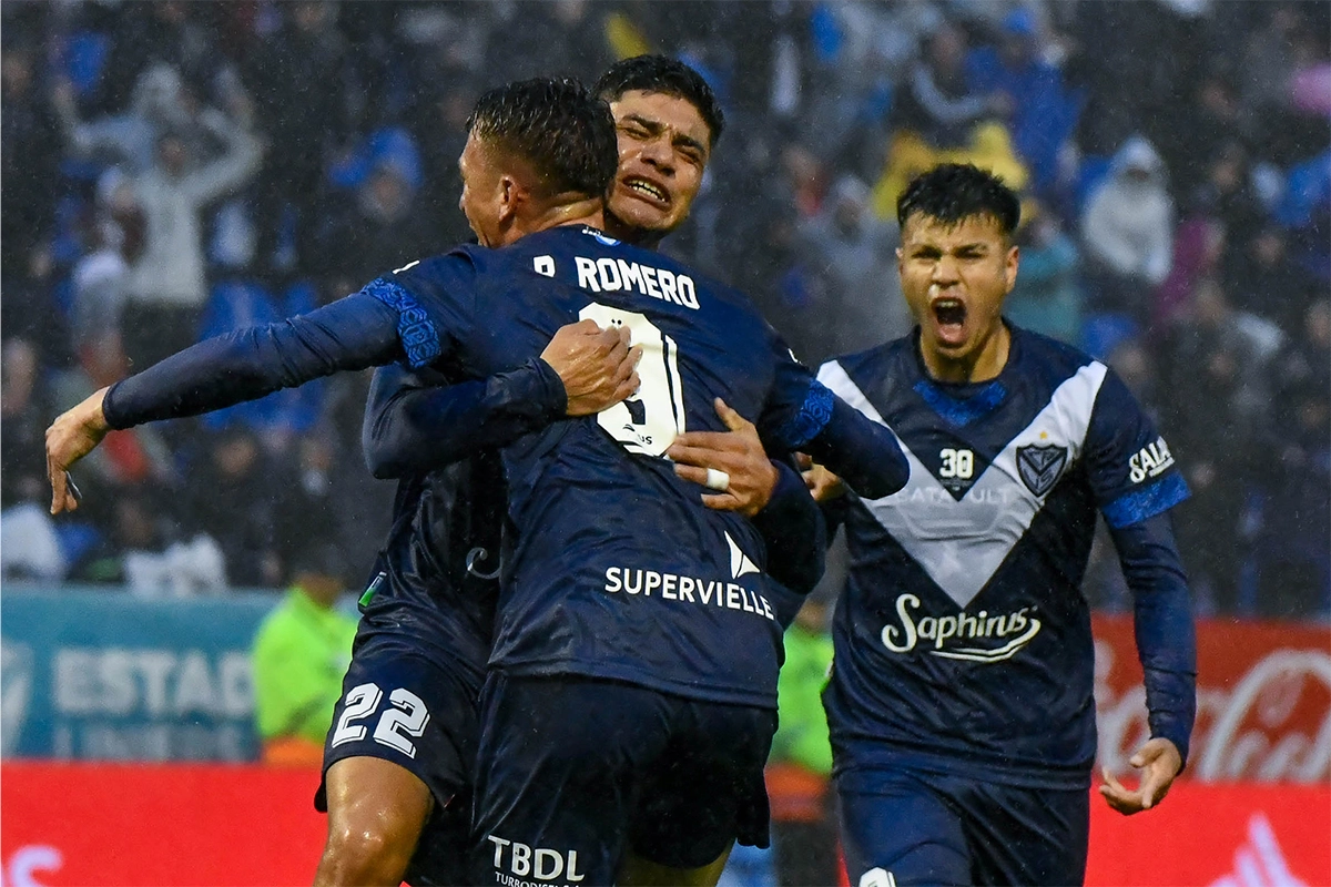 En este momento estás viendo Vélez recibe a Estudiantes y busca mantener la diferencia en el liderazgo