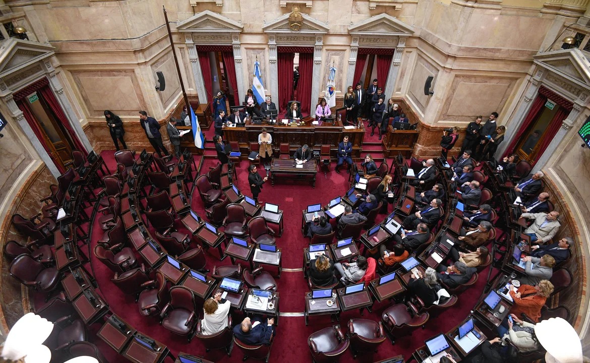 En este momento estás viendo El Gobierno envió al Congreso el DNU que asigna 100 mil millones de Pesos a la nueva estructura de la SIDE