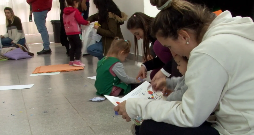 En este momento estás viendo Niñas y niños de Educación Inicial reciben material literario