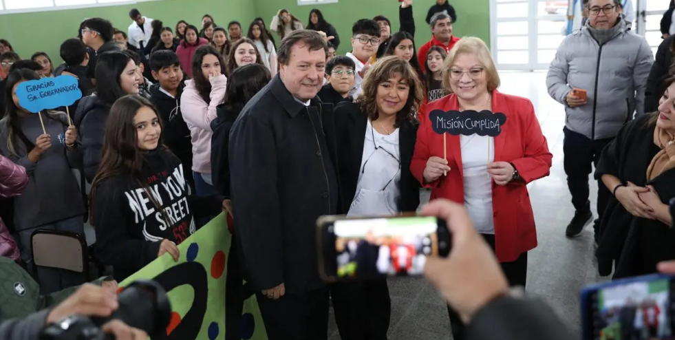 En este momento estás viendo Inauguraron el SUM de la Escuela N° 49 de Los Menucos