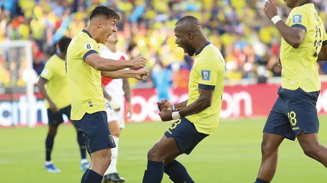 En este momento estás viendo Con gol del eterno Valencia, Ecuador venció a Perú 1 a 0