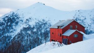 Lee más sobre el artículo Una víctima fatal y dos heridos por avalancha en el cerro López