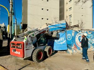 Lee más sobre el artículo Cipolletti: limpieza y demolición en calles Mengelle y O’Higgins