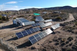 Lee más sobre el artículo Energía limpia y continua con el parque solar de Pilquiniyeu del Limay