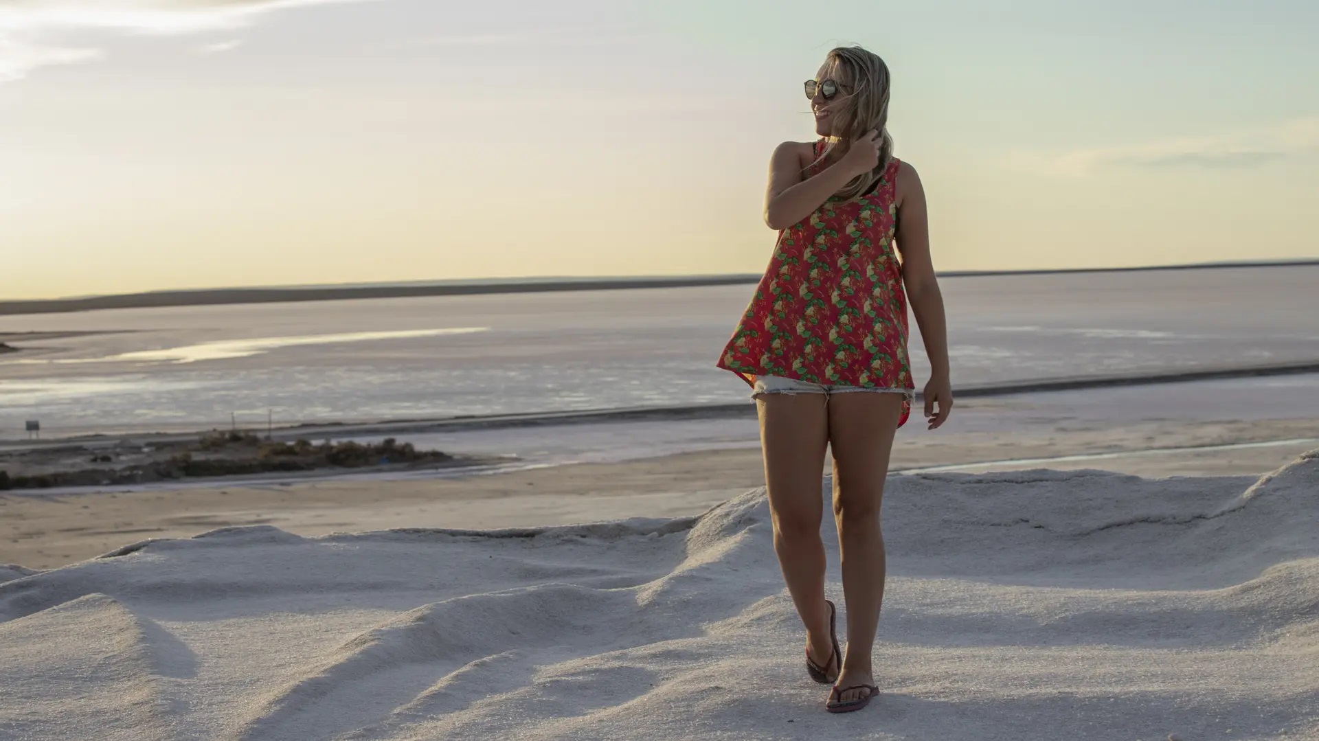 En este momento estás viendo Atardeceres increíbles, mitos y leyendas: conocé las Salinas el Gualicho