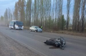 Lee más sobre el artículo Siniestro vial en Ruta 65: motociclista, vehículo y colectivo involucrados