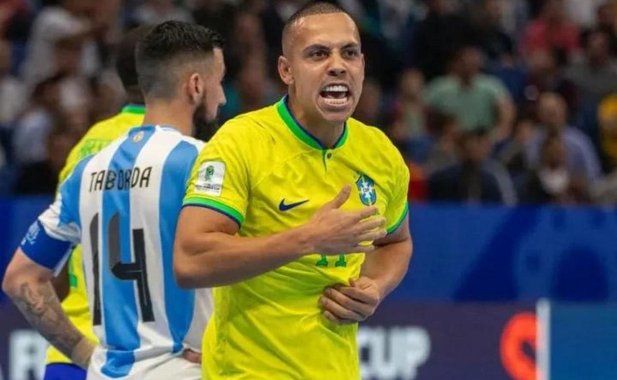 Lee más sobre el artículo Brasil le ganó a Argentina y consiguió su sexto título mundial de futsal