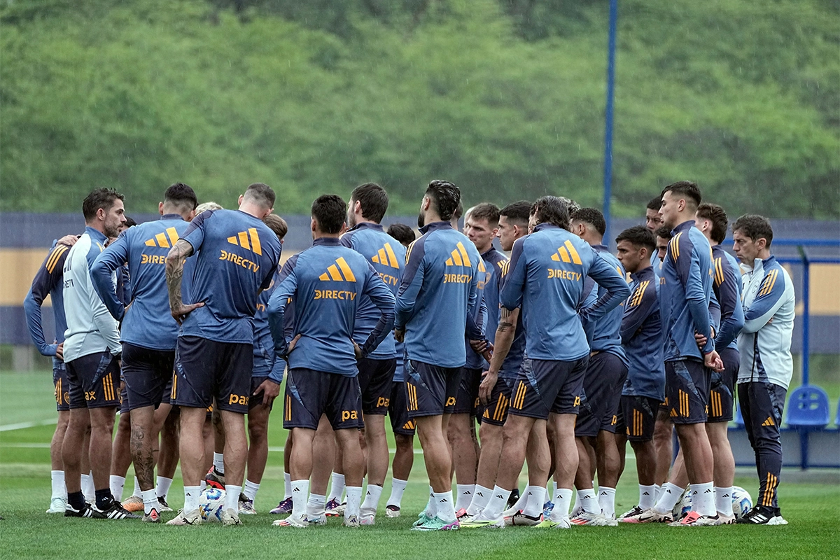 En este momento estás viendo Gago dirigió su primer entrenamiento en Boca marcado por expectativas y cambios